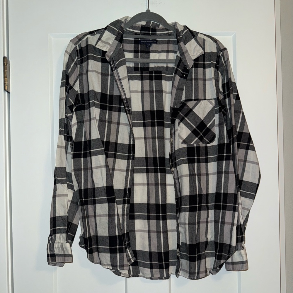 American Eagle Outfitters Black and White Plaid Shirt